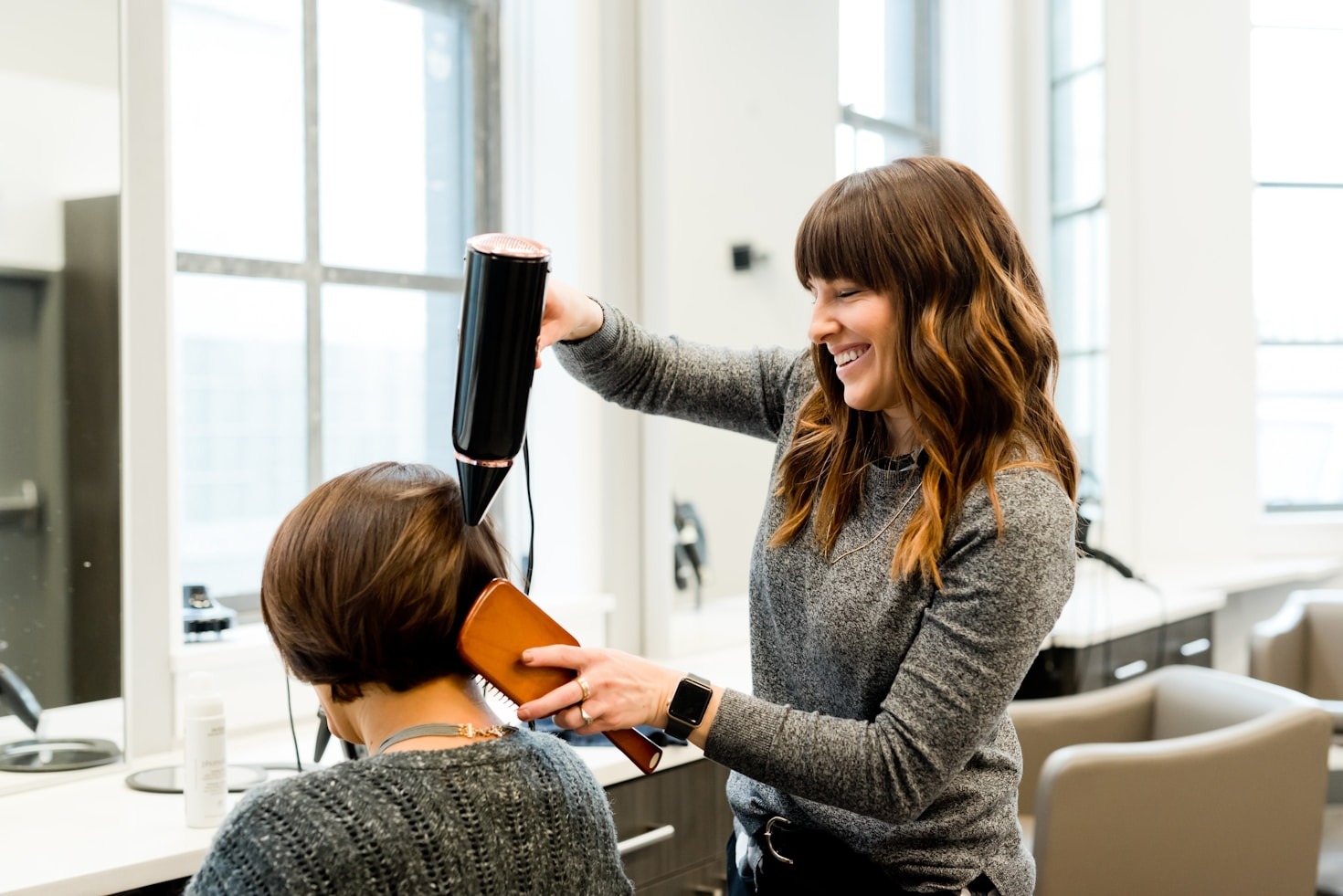 Guide des horaires des salons de coiffure en France